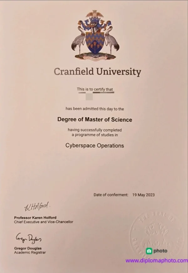 英国克兰菲尔德大学毕业证书Cranfield University照片