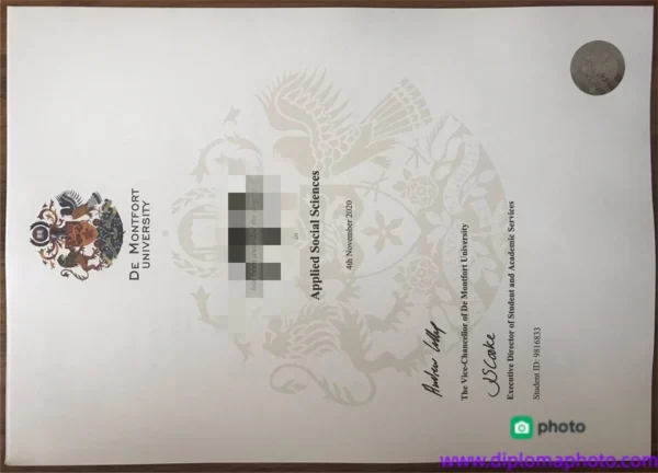 英国德蒙福特大学毕业证书De Montfort University照片