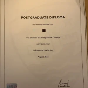 英国利兹三一大学毕业证书Leeds Trinity University照片