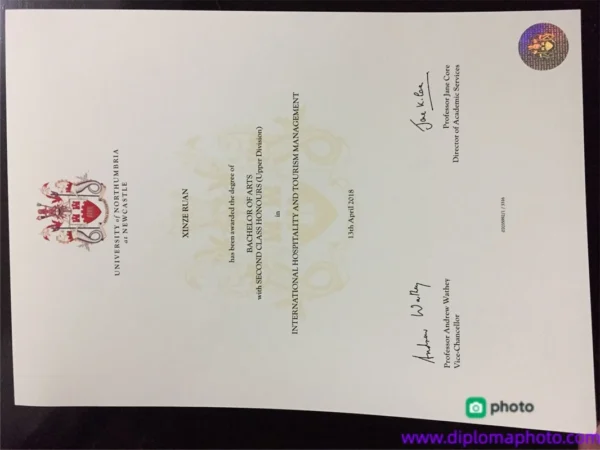 英国诺森比亚大学毕业证书Northumbria University照片