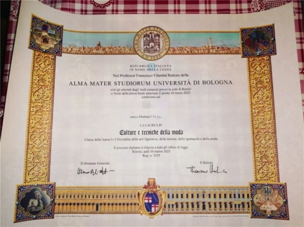 意大利博洛尼亚大学毕业证书Università degli Studi di BOLOGNA照片
