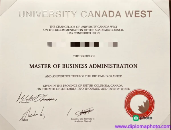 加拿大加西大学毕业证书University Canada West照片